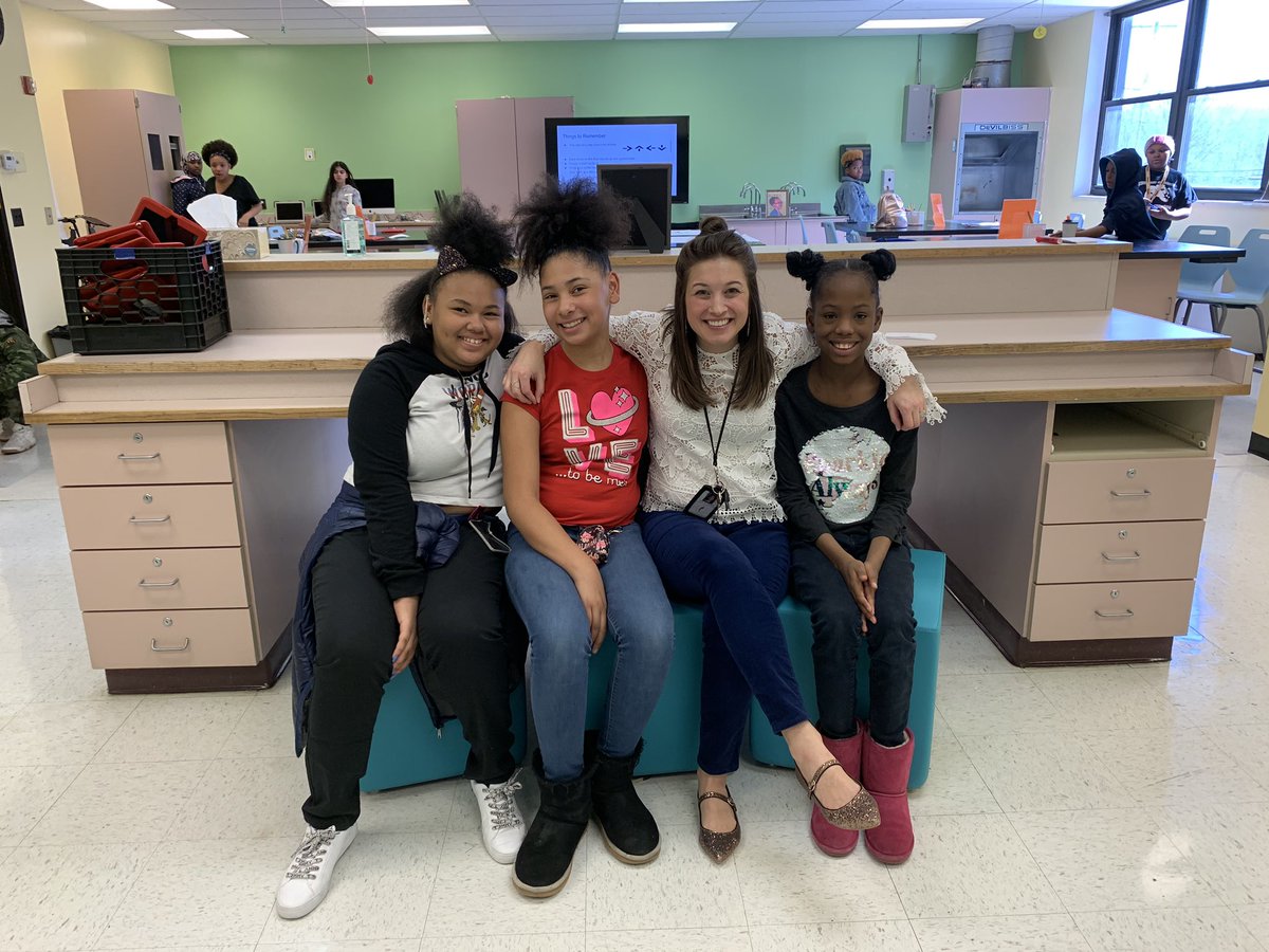 ashli_detweiler's tweet photo. @DukeCitySD introduced our new #CABlab to sixth grade students today!! So thankful to work in a school with so many opportunities for our kids to grow and succeed! @MsUtley86 @StanWhiteman https://t.co/bIWEhxzx0z