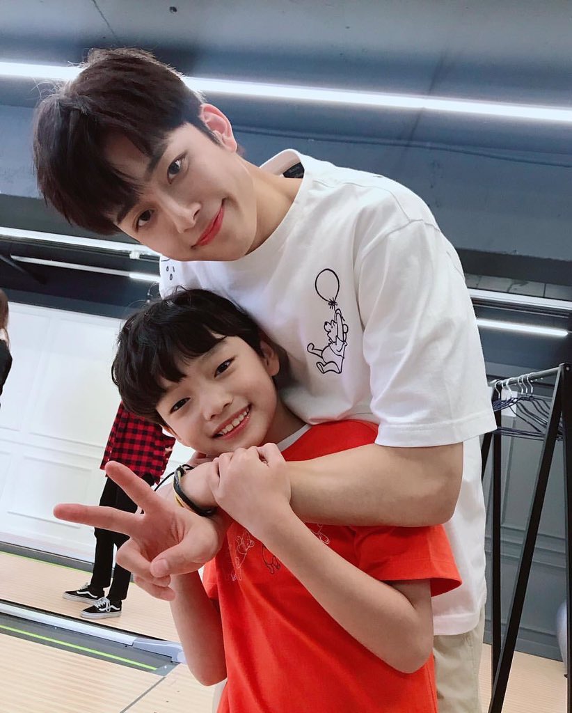 seonho pics tweet media