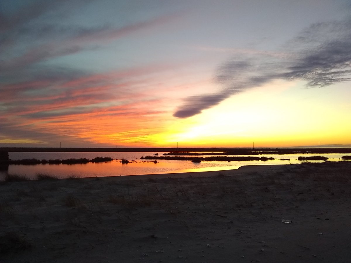 BertBayWide's tweet photo. #uppards #marsh #bay #sunset https://t.co/joDBsYRVxp