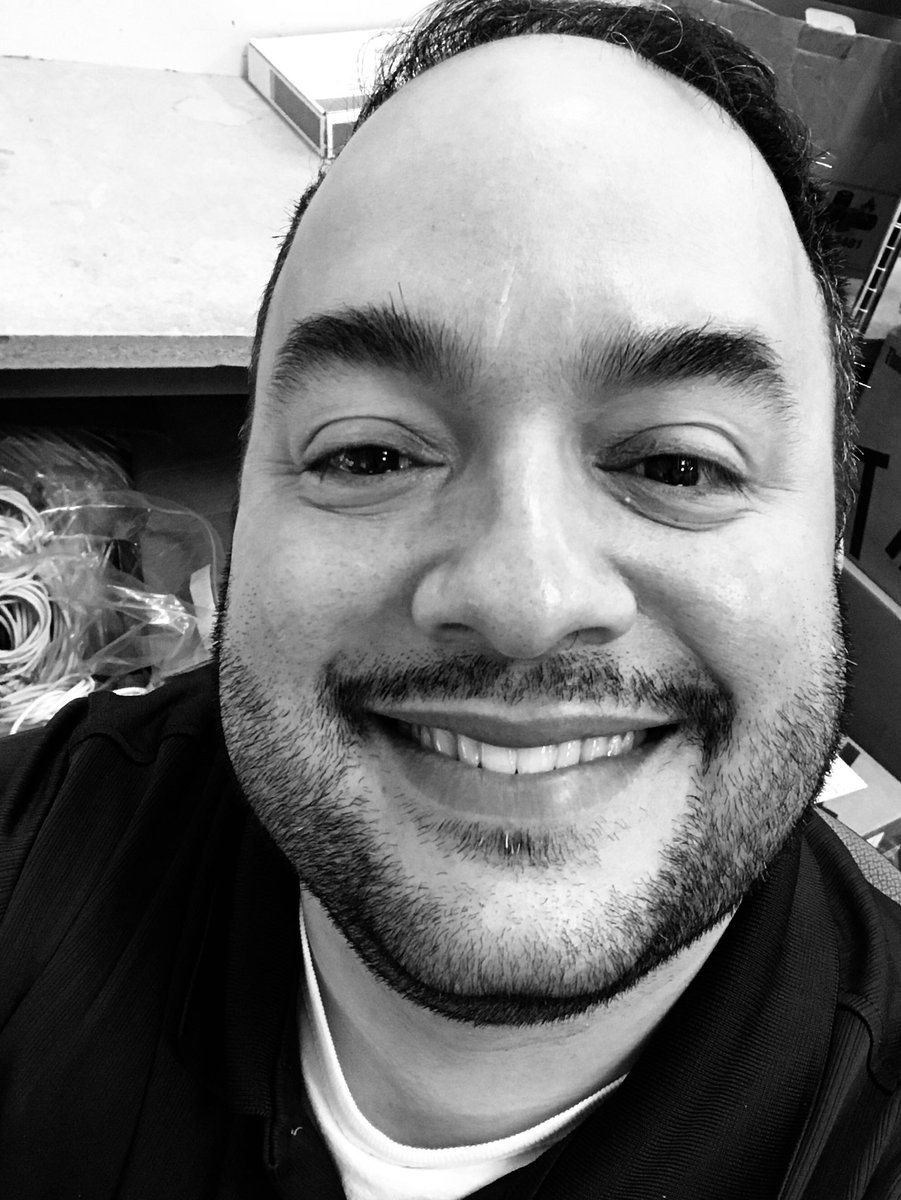 gallego6171's tweet photo. Decided to grow a #beard just to see how I would look. This is 4 days worth of growth. I have did some shaping up in the sides and the neck. #growingbeards #manlybeard https://t.co/P0FDZCOZtx