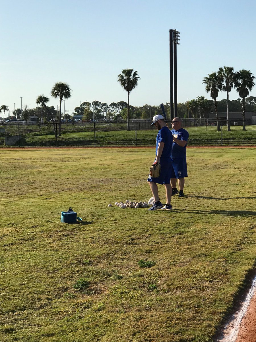 NickPrasad34's tweet photo. The OF masters getting the guys ready #shaggin #Florida #cocoabeach #springtraining @May_Day20 @KirkMcMillan1 https://t.co/DcS8BupzA3