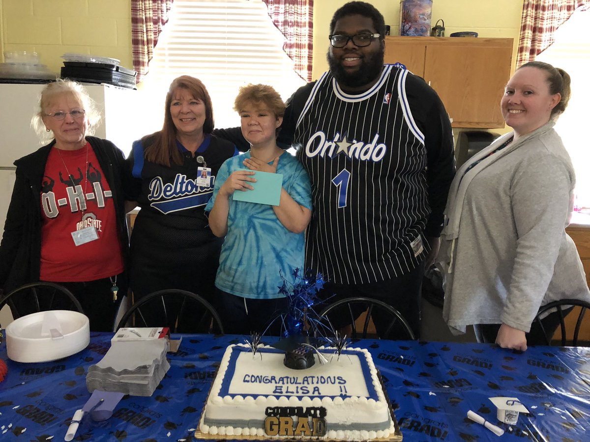 CoachD_Thornton's tweet photo. Congratulations to one of our hardest working students here at Deltona High! You have been a wonderful student and young women! Congrats on your accomplishments!! #SeniorGrad #ClassOf2019 #ProudTeacher #DeltonaWolves ๐๐บ https://t.co/7KB2gyVcFK
