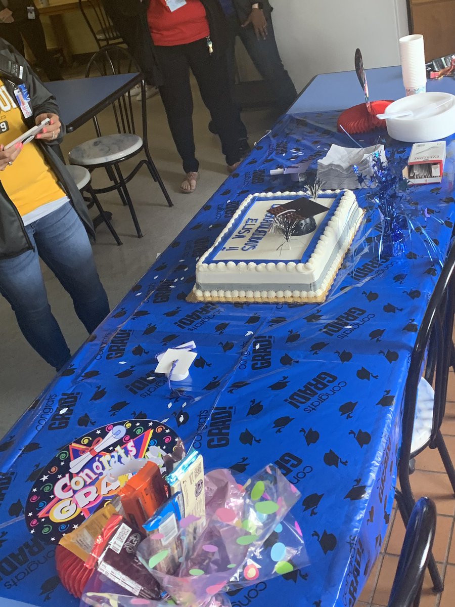 CoachD_Thornton's tweet photo. Congratulations to one of our hardest working students here at Deltona High! You have been a wonderful student and young women! Congrats on your accomplishments!! #SeniorGrad #ClassOf2019 #ProudTeacher #DeltonaWolves ๐๐บ https://t.co/7KB2gyVcFK