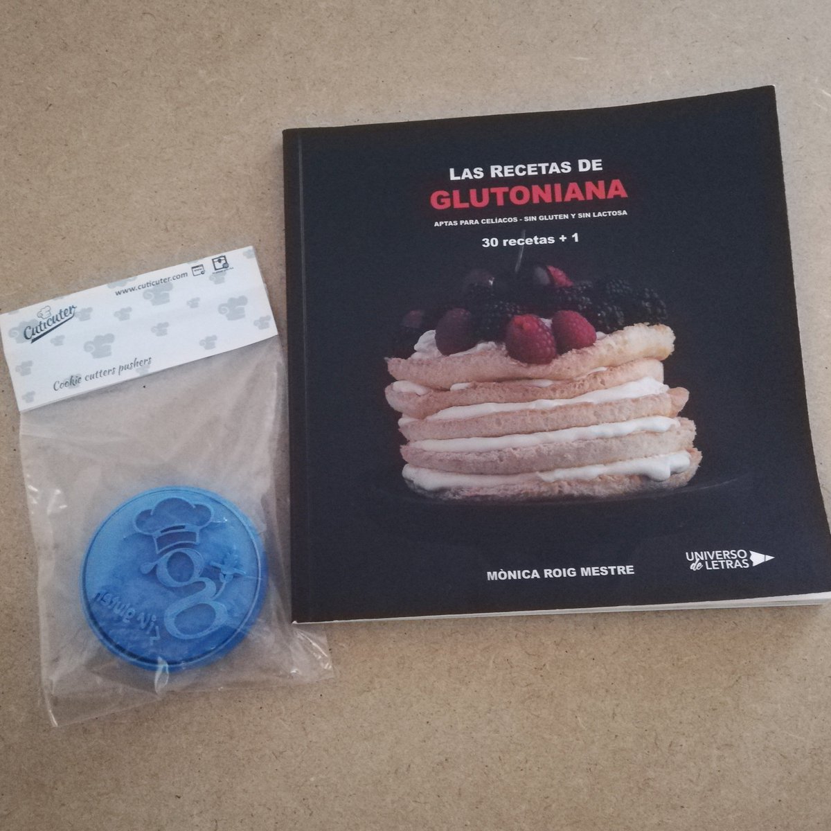 ♦Ya podéis reservar mi libro de cocina 😀

Si os apuntáis a este formulario lo recibiréis en casa dedicado por mí y, los 100 primeros, tendréis un regalito (un marcador de galletas exclusivo) 🎁

goo.gl/forms/o7vmgq7q…

#libros #cocina #singluten #sinlactosa #celíacos
