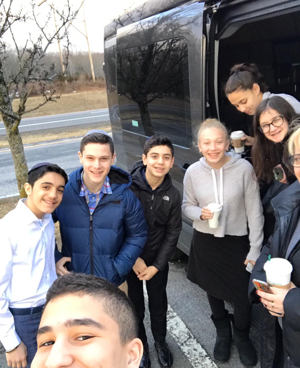 JFSSI's tweet photo. Eighth graders headed to Albany advocating for Jewish education.

#2019Missiontoalbany @teachnys https://t.co/2CxTCoB3qI