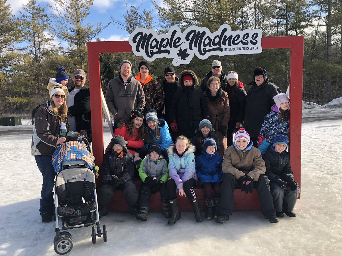 Family reunion from #ygk #xbr and #yqg making March Break memories ❤️ #crca #maplemadness @CataraquiRCA