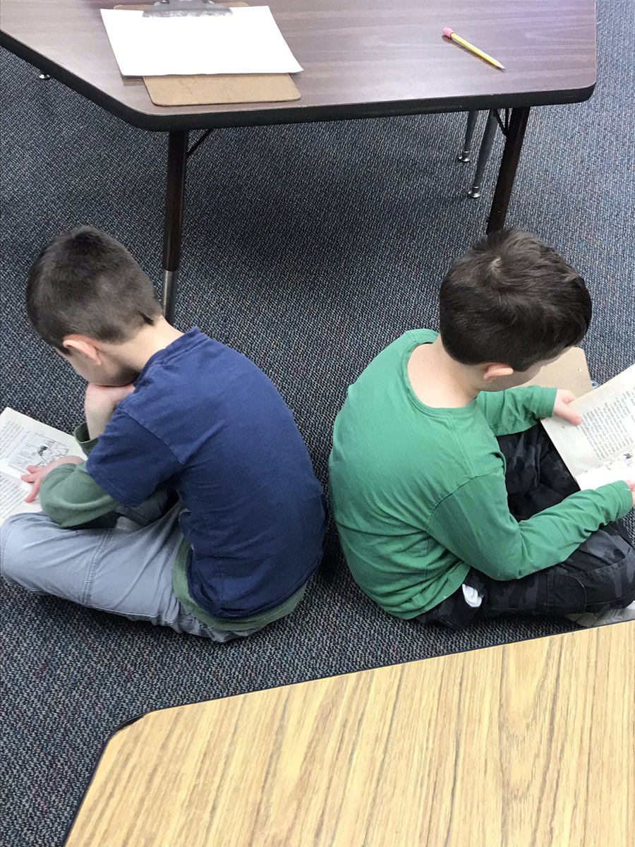 AlvesClass's tweet photo. Same book partnerships help us to keep track of longer books! https://t.co/y3n5WYVVFT