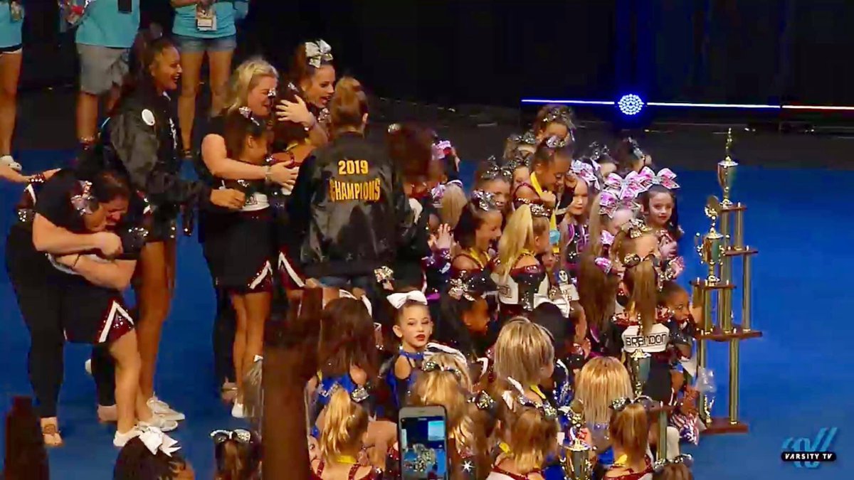 BA_MiniGold's tweet photo. 💛👑 2019 UCA INTERNATIONAL CHAMPIONS 👑💛 https://t.co/A8j9xUBt8b