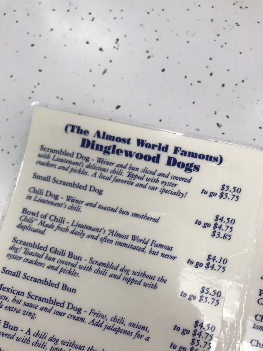JustinMitchell_'s tweet photo. A Georgia institution. “I’m eating the same hot dog as Jimmy Carter.” #sogeorgia https://t.co/Eu33rQ3Of3