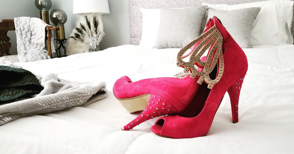JustEnjoyPhoto's tweet photo. #GetYourHeels #MarchSpecial #BrideToBe  #BookYourSessions for #March and get 15% off the #Flirt #Tease or #Seductress package #BeautifulYou #BoudoirInspired #PhotoSession #Boudoir #MeadowLake #WillingToTravel #CertifiedPhotographer #CarrieArlett #JustEnjoyPhotography #Empowering https://t.co/GM1HJPqSR4