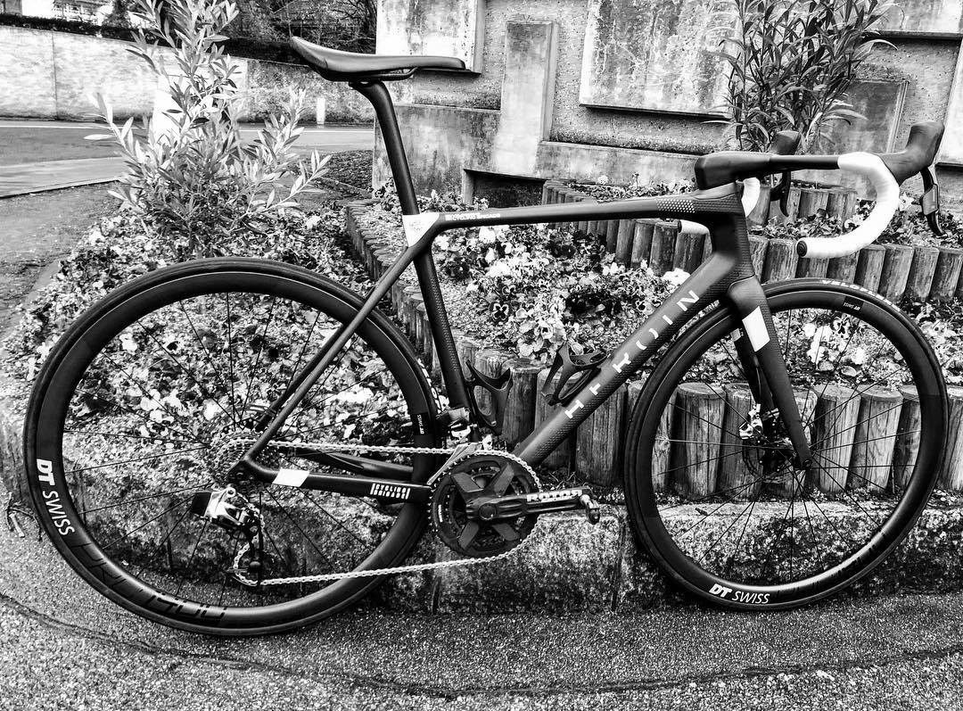 Heroin_Bikes's tweet photo. After a brilliant 2018 season the Velosophe & Heroïn Cycling Brigade riders are back on their wheels ! A brand new Heroïn HR disc bike, what do you think about it ?
. . .
#HeroinBikes #VHCB #Velosophe #Testandride #BikeConfident https://t.co/1DEzKK3gpO