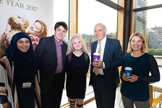 _UoWNews's tweet photo. #Student #wellbeing &amp; #environmental initiatives - including our @GUMDROPLTD reusable coffee cups - were on the agenda when @vincecable paid us a visit. Find out more: https://t.co/qpjfkeiXUE @winchestersu @WinchesterEnv @Environment_UoW https://t.co/dPdRwFX8x7