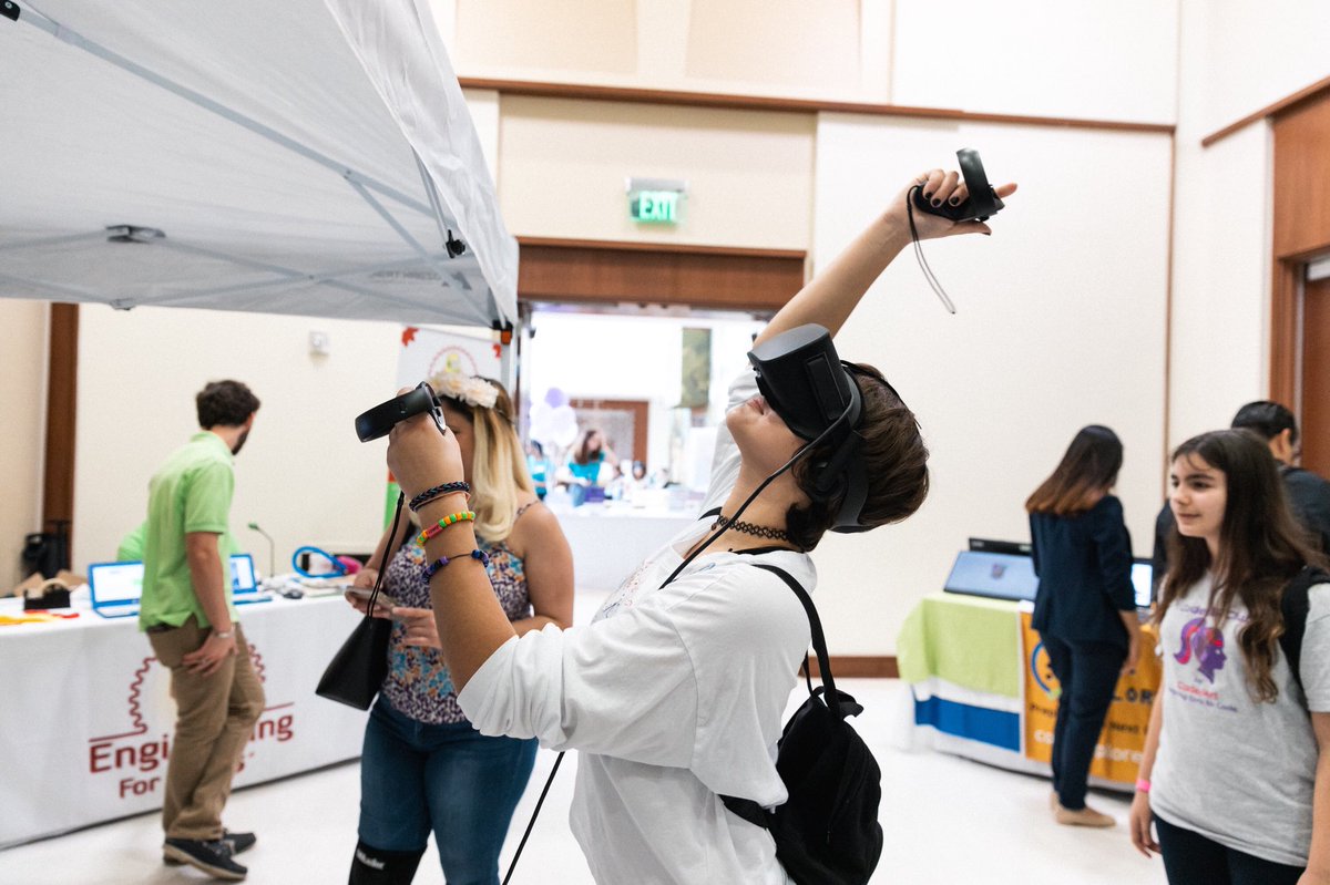 codeartorg's tweet photo. We are totally reminiscing Code/Art Miami this Tuesday afternoon. We miss all the learning, smiles, and fun that took place! #codeartmiami2019 Needless to say, we can’t wait till next year! PC: Christian Arévalo #codeart #girlscan #girlswhocode #STEAM #TechTueaday #womeninstem https://t.co/LVCVlUT6Lf