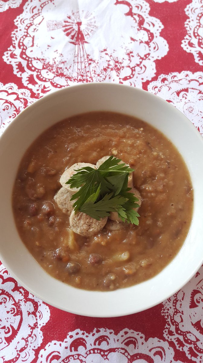 Boozy_Foodie's tweet photo. A healthier take on Old Fashioned Bean Soup! I can't wait for the weather to get a bit cooler, this will be the first thing I make! #BlogFlashback from #LifeIsTooShortToEatlettuce #Soup #BeanSoup #HealthyLiving #HealthyRecipes
https://t.co/YDLEvrFxCv https://t.co/svlcyDj4L6