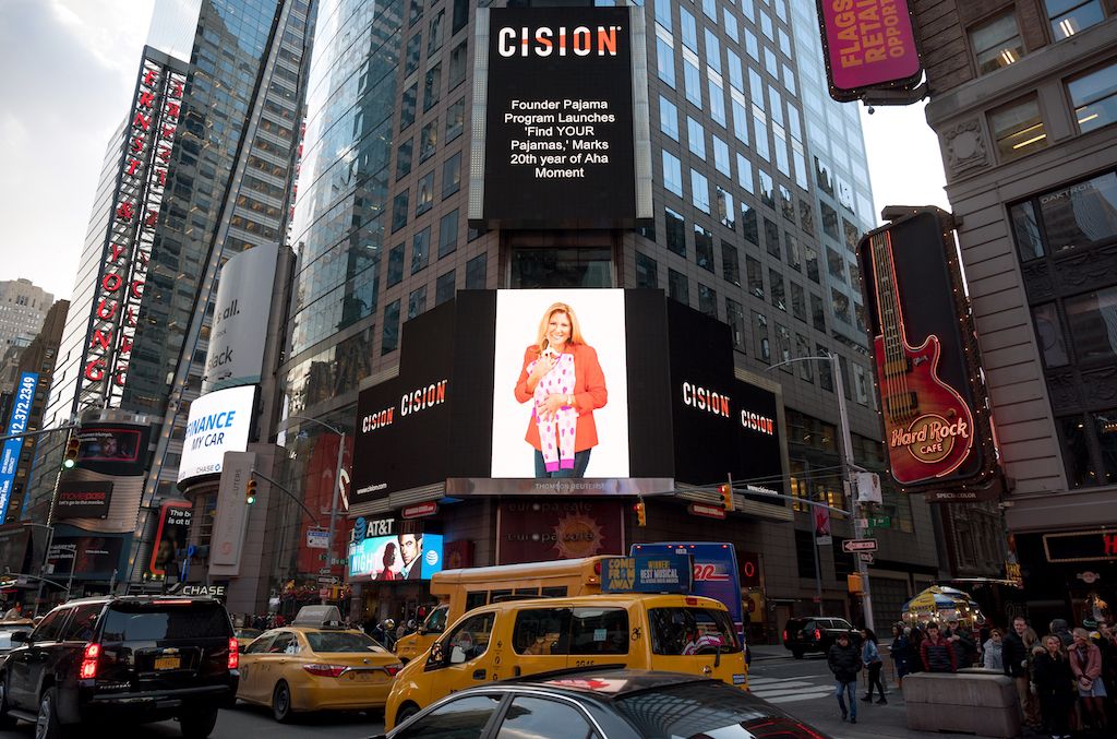 GenPiturro's tweet photo. From billboards in Times Square to boardroom business meetings & one on one consultations, Genevieve Piturro will help you recognize your heart voice connection to achieve success. Book her now! #beginitnow #findYOURpajamas #domoreofwhatyoulove #terrifictuesday #tuesdaythoughts https://t.co/Imx5sC6vZ6