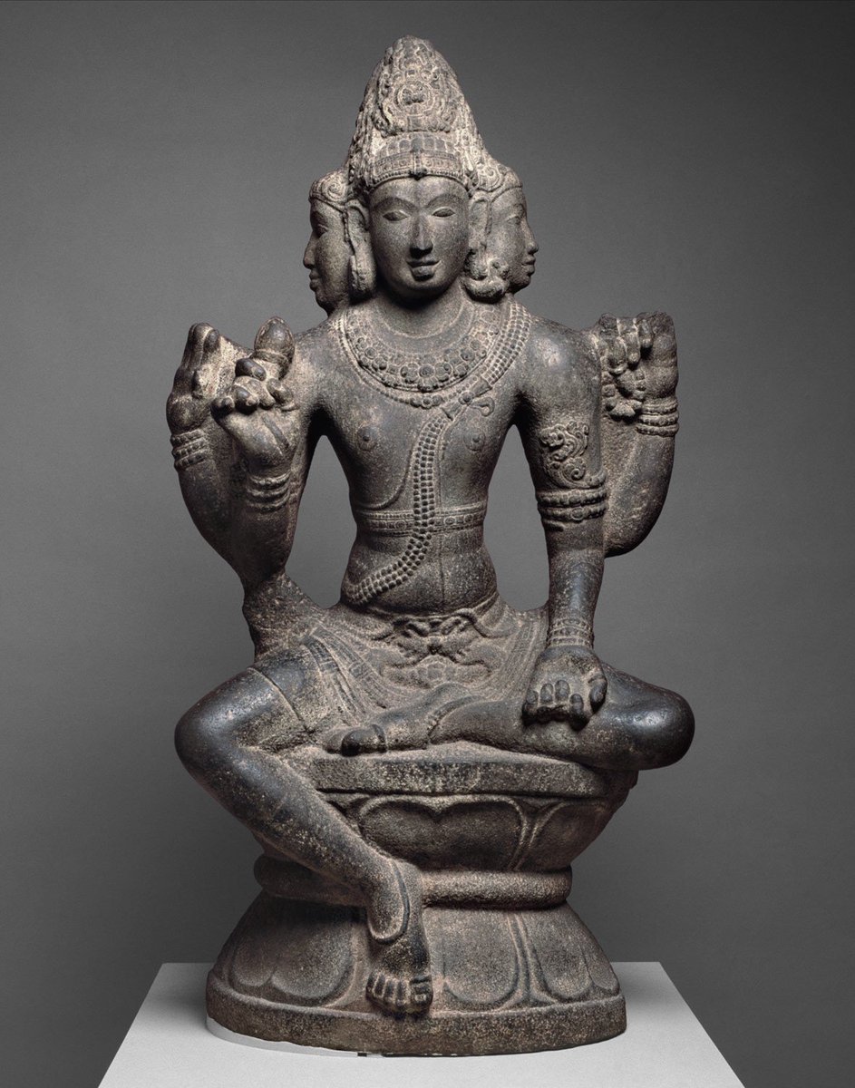 GodMuseum's tweet photo. 1100 Years old marvellous sculpture of Lord Shiva as Mahesha.
Period: #CholaPeriod
Place of Origin: Tamil Nadu, India.
Material: Granite.
Dimensions: H. 58 in ; W. 32 in ; D. 16 in.
Now in the MET Museum.
#GodInMuseum
#CholaEmpire https://t.co/s6Ijhy6NWu