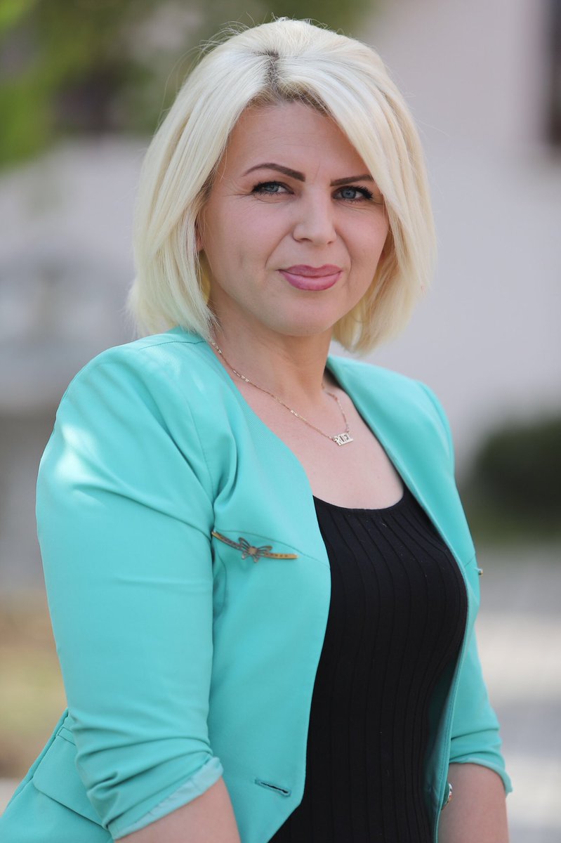 GManastirliu's tweet image. #Marsi i #Grave🌹
Fitorja, e ka fituar betejën e saj me dhunën! 
Pas trajtimit në Qendrën e Viktimave të Dhunës, Fitorja është punësuar, jeton e pavarur dhe sot është shembull frymëzimi për të gjitha gratë e dhunuara, të gjejnë forcën t’i thonë✋dhunës.
#KrenarePërGratë🙏🏼