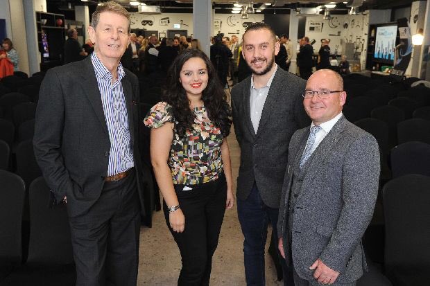 SynergySN's tweet photo. That #motivational #ispirational speaker @GethinUnlocks Co founder of SSN is in the local paper AGAIN https://t.co/b8kQiPg4TH after hosting an event for @ian_gribble @CarlHewitt97 &amp; interviewing @thedandisney Bill from @GiantLeapVideo and Alex Galviz Co founder of #linkedinlocal https://t.co/80gBgqm4za