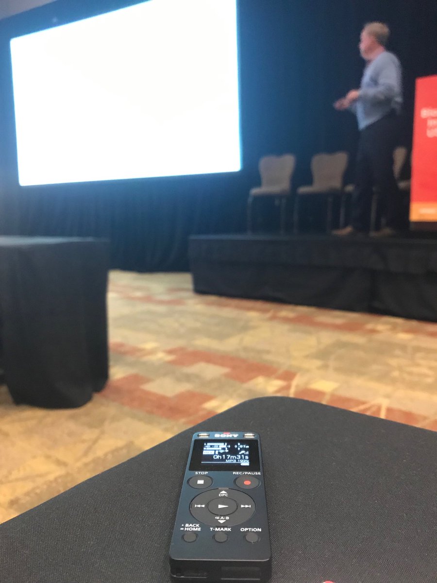 Dan5tanton's tweet photo. Product plug cos i love it, this tiny little note taker from Sony gives me far more pleasure than it should #journalisttools https://t.co/B7mnr0kyEE