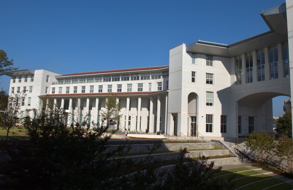 In <a href="/usnews/">U.S. News & World Report</a>' annual rankings report, Goizueta's Evening program ranked 9th, moving up six spots, the Full-Time MBA program remained in the Top 25 for the ninth-straight year, and the Executive MBA program moved up five spots to No. 18. emory.biz/oQ #GoizuetaKudos!