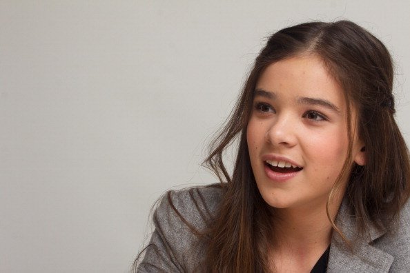 haiz_cutie's tweet photo. How cute #HaileeSteinfeld #VoteHaileeSteinfeld #KCA https://t.co/oR9OTdgAlu