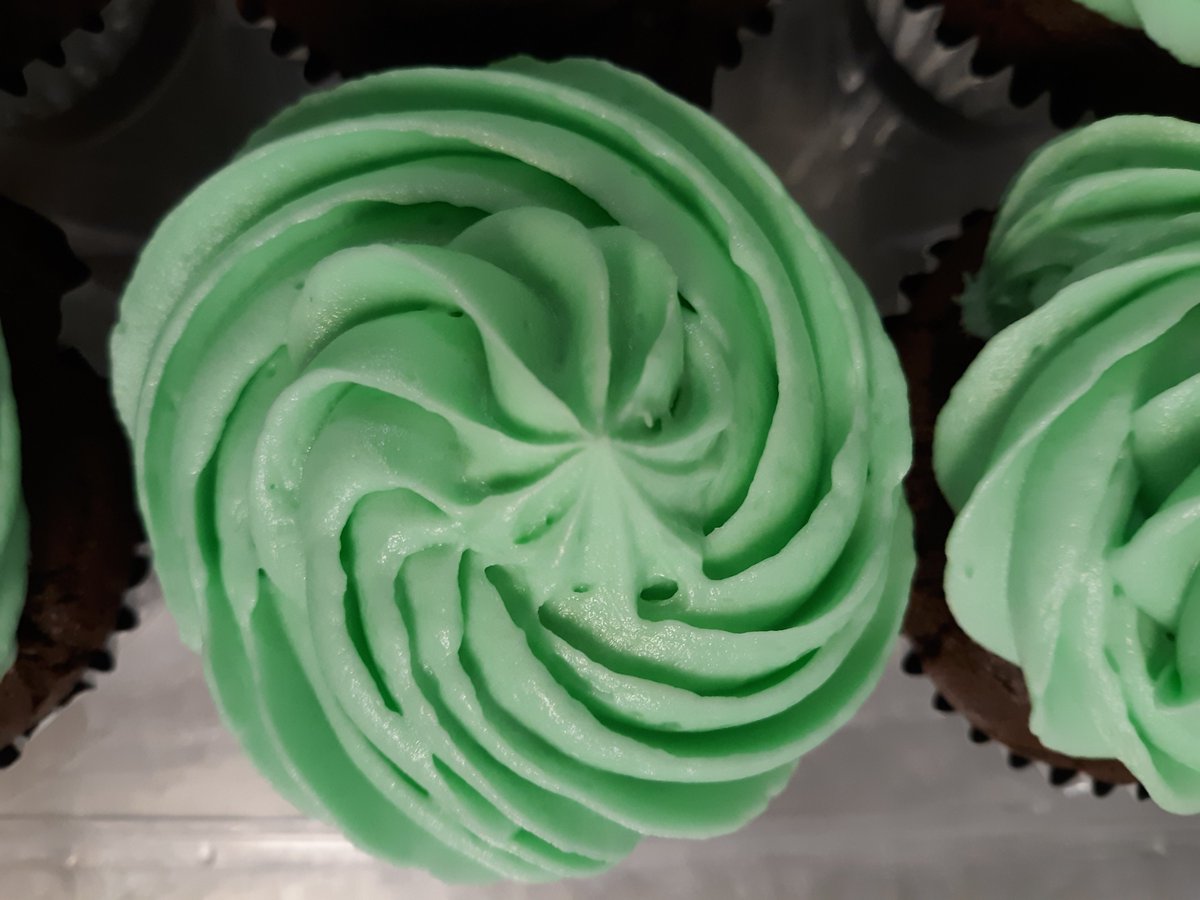 JulesThinCrustW's tweet photo. St. Paddy's cupcakes. Gluten Free.  Chocolate with mint or mint/vanilla swirl. Cindy's Awesome cupcakes $3.50 and only at Jules Thin Crust. Feel lucky? https://t.co/rlKj1smN4F
