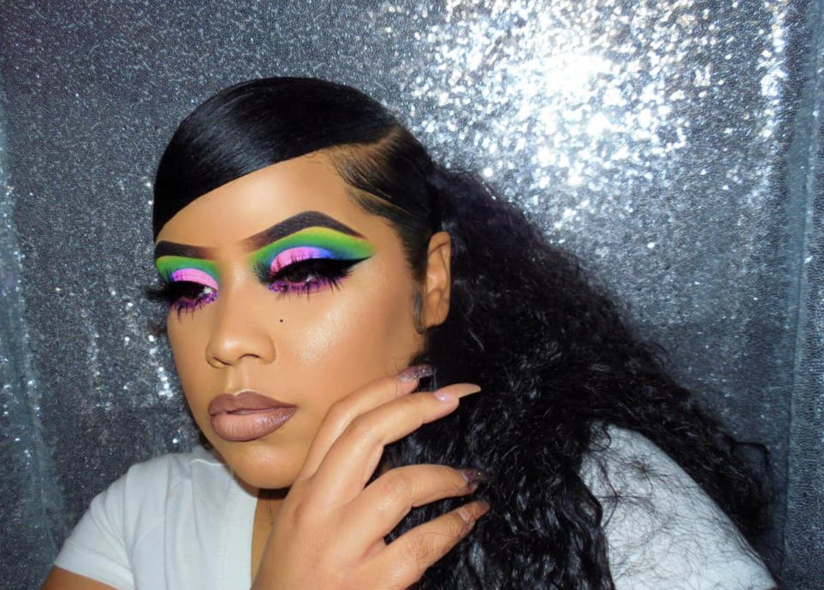 One of our #shanelbabe slaying our neon pigments and glitter 😍😍 #melanin #beauty #blackbeauty #makeup
