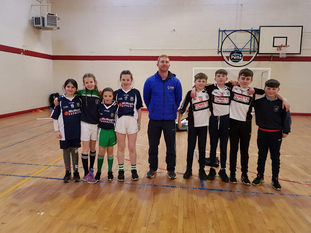 SligoGAACandG's tweet photo. Well done to keash girls and monasteraden boys winning the east division section of @SligoGAACandG Gaamigos in ballymote secondary school this eve. @ConnachtGAA @sligogaa @EasternHarpsGAA https://t.co/dhX8NYyPiC