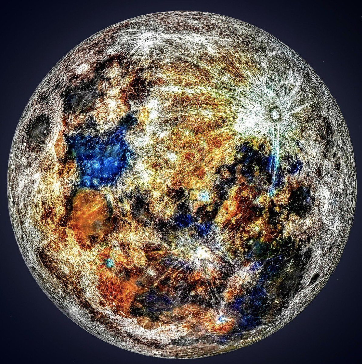 BB_Olmos's tweet photo. Andrew Mccarthy y su impresionante imagen de la luna basada en 150,000 fotos. #luna #LoMasVisto #astronomy #MOON https://t.co/k0S8mDAsA8