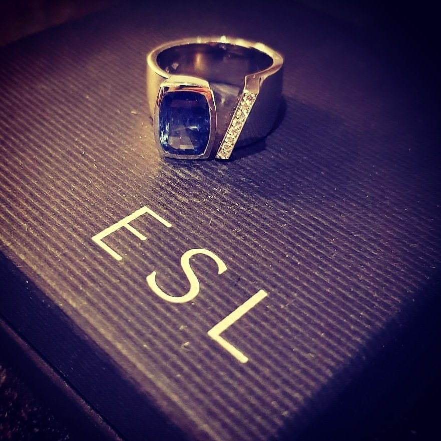 ESLJewellery's tweet photo. A #sapphire and #diamond ring available now in our Chatham Street store https://t.co/ve4fOEDEk9