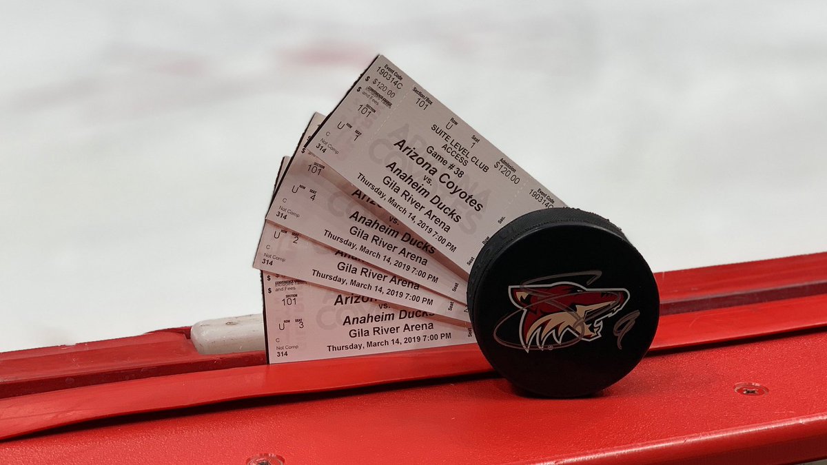 Dbacks's tweet image. #DbacksNight at the @ArizonaCoyotes is only 2 days away and we want to see you there! 😁

RT this and you could win 4 tickets to the game AND a puck signed by 2019 All-Star @ClaytonKeller37.