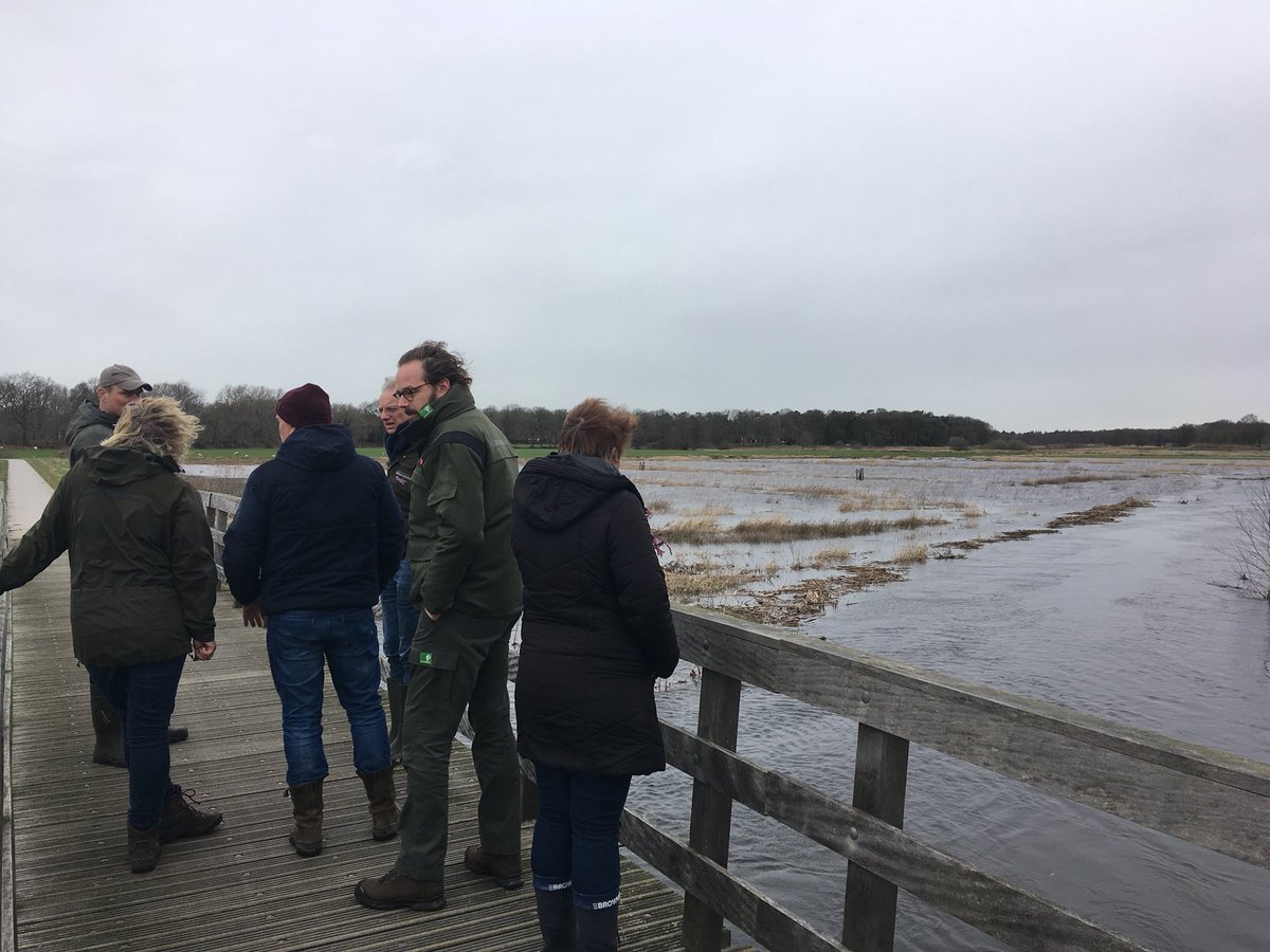 Met programmateam Natuurlijk Platteland Noordwest Drenthe de blik over het Groote Diep: mooi veel water na de afgelopen regendagen