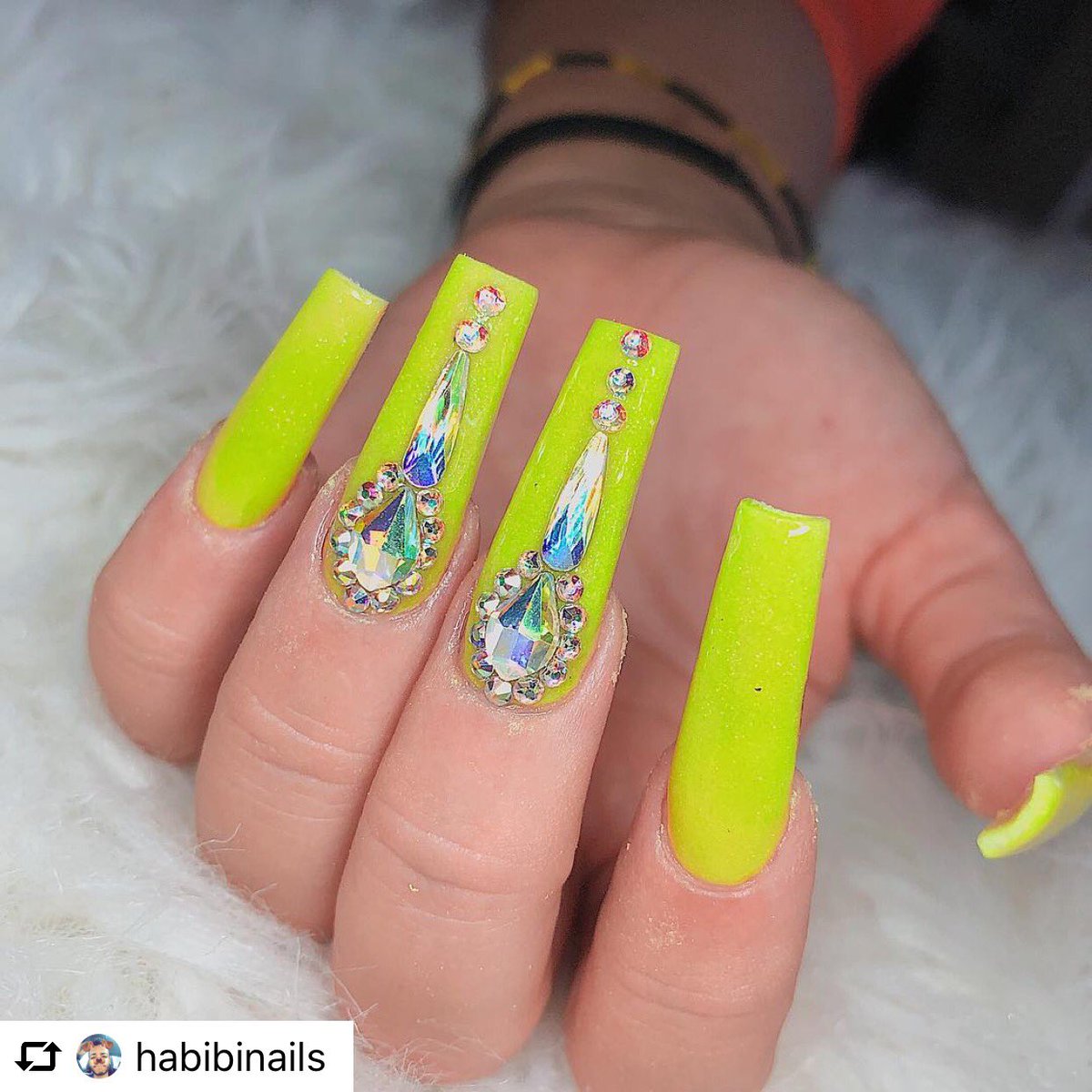 KupaInc's tweet photo. The highlight of the week 😉
#neonnails #brightnails #kupanails #kupatopcoat #kupagel #dipfinity #artfinity #kupahub #nailtechs #nailsoftheweek #nailsoftwitter https://t.co/PxIixVXsai
