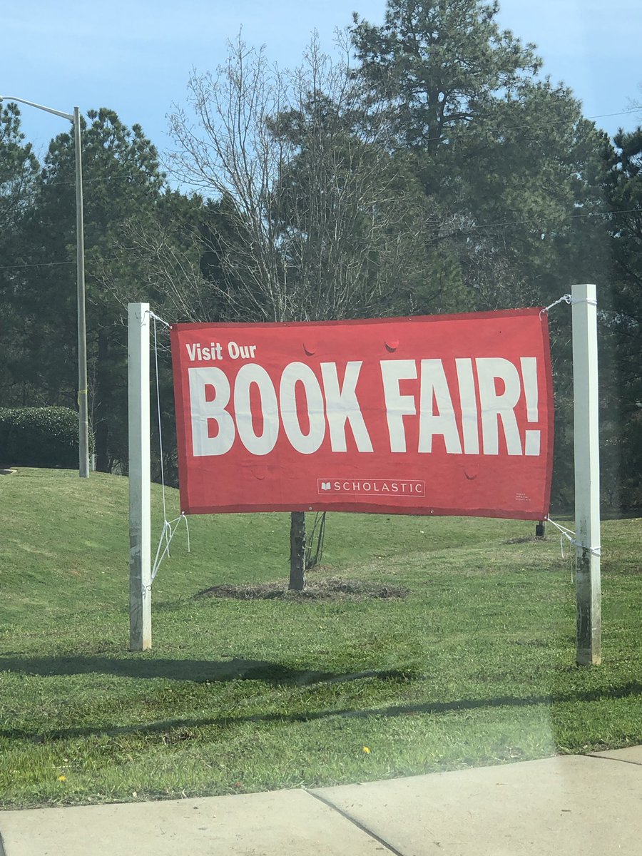 ProdigyGoldBks's tweet photo. Many thanks to COMMUNITY HOUSE MIDDLE SCHOOL for having some of the Prodigy Gold Books YA titles. This is a Honor School of Excellence year after year. Thanks #chms for being a leading educator. Book fairs are great. 📚😃🎯🇺🇸 #bookfair @judegwynaire @coachq1 @StevenHamburg2 https://t.co/Z0gLFYUMOd