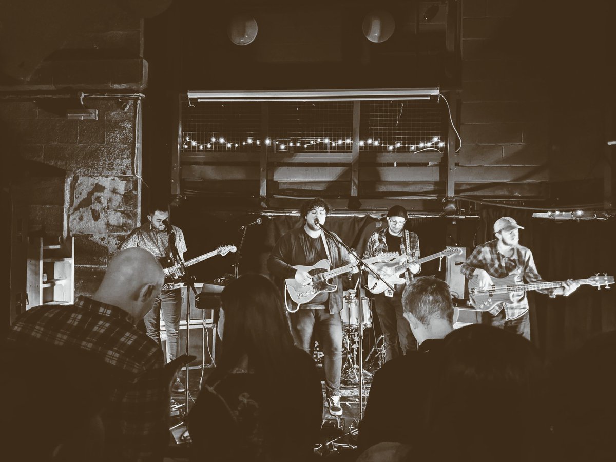 WHAT A NIGHT! Cheers to @DeepSleepUK for having us and smashing their home show + @GreatWavesBand for being mega 🔥 not to mention <a href="/scruffoftheneck/">Scruff of the Neck</a> and everyone else who made it possible (+ Eddie for being a top lad once again on the bass)

Exciting news to follow...

COHESION x