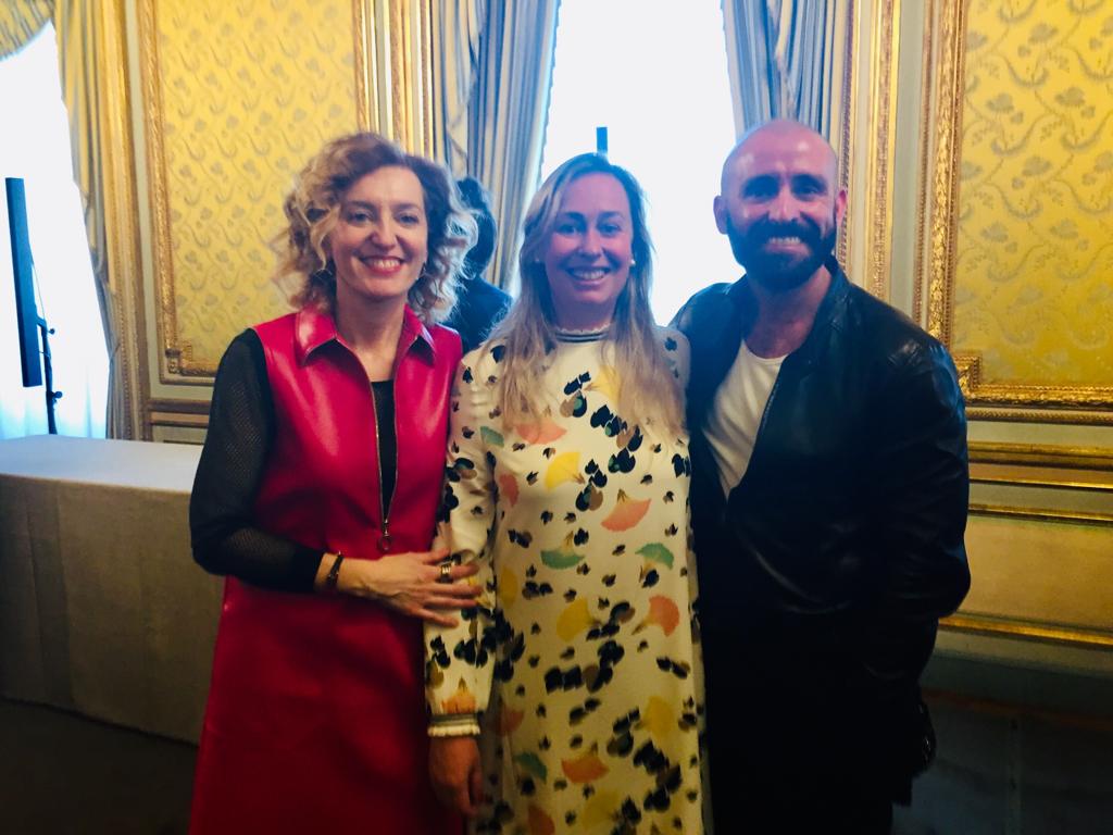 El equipo de <a href="/FICARQFEST/">FICARQ</a> estuvo presente, esta mañana, en la la presentación de la Semana del Cortometraje de la Comunidad de Madrid. <a href="/pilargarelegido/">PILAR GARCÍA ELEGIDO</a> <a href="/MariaPardo2706/">Maria Pardo Alvarez</a> <a href="/DELOSSANTOSLEAL/">Jaime M. de los Santos</a> <a href="/dimelo_a/">DimeloAMi</a> <a href="/CA_ficarq/">CA Magazine</a>