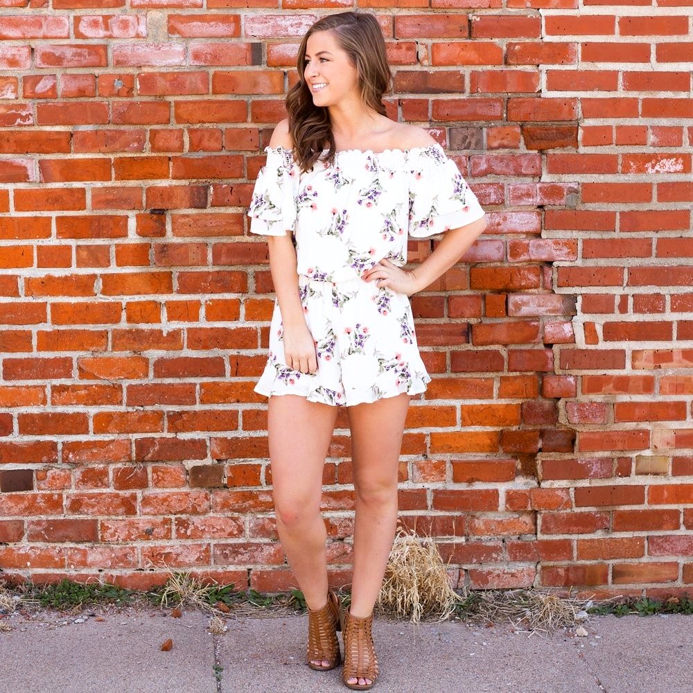 yelpomaha's tweet photo. Shine on this women's month with a staple piece from @shop4sisters!

📸: @shop4sisters https://t.co/B9Uf59kNWG