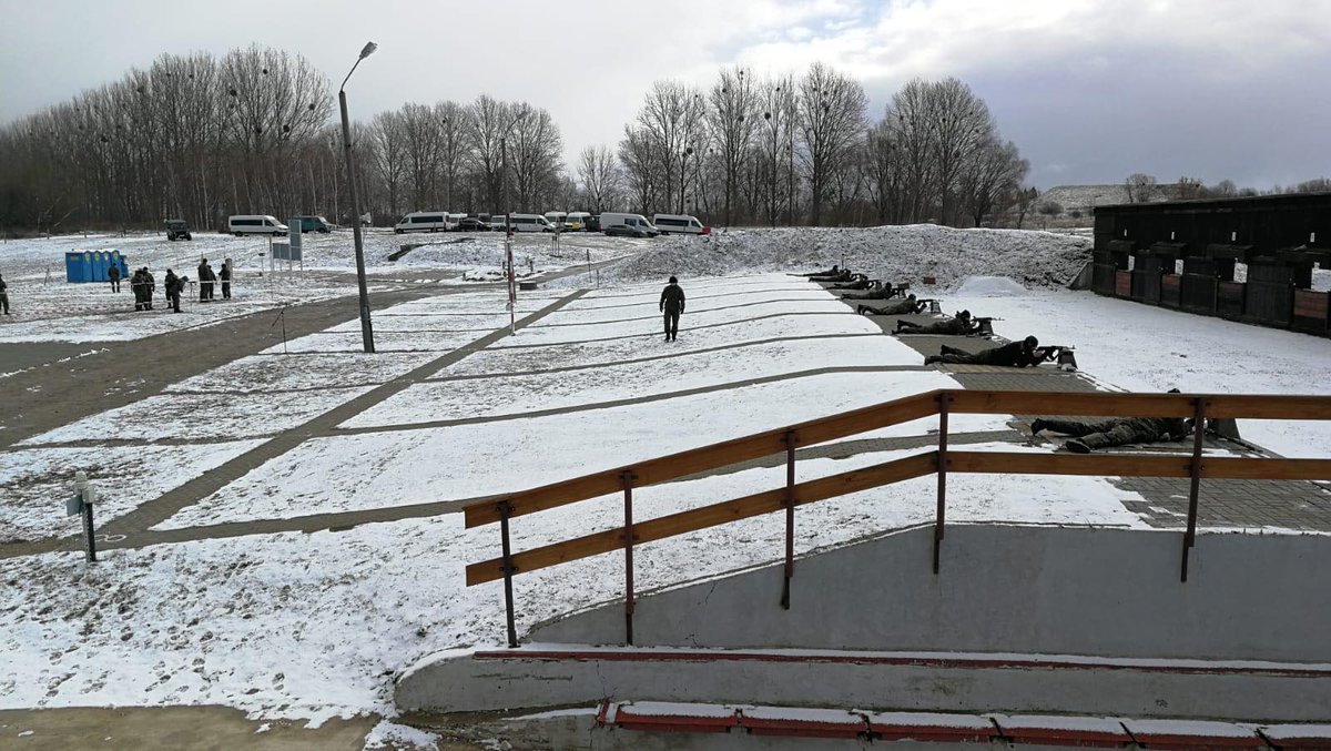 SWFiS_15GBZ's tweet photo. Reprezentacja #15GBZ w dniu dzisiejszym zajęła drugie miejsce podczas Mistrzostw 16DZ w strzelaniu z broni etatowej kbs Beryl ustępując jedynie gospodarzom 20BZ 🏆#BrygadaWojowników #SemperParatus @ZAWISZACY #RycerskaBrygada #ZawszeGotowi #SWFiS https://t.co/QLJvS3FBSF