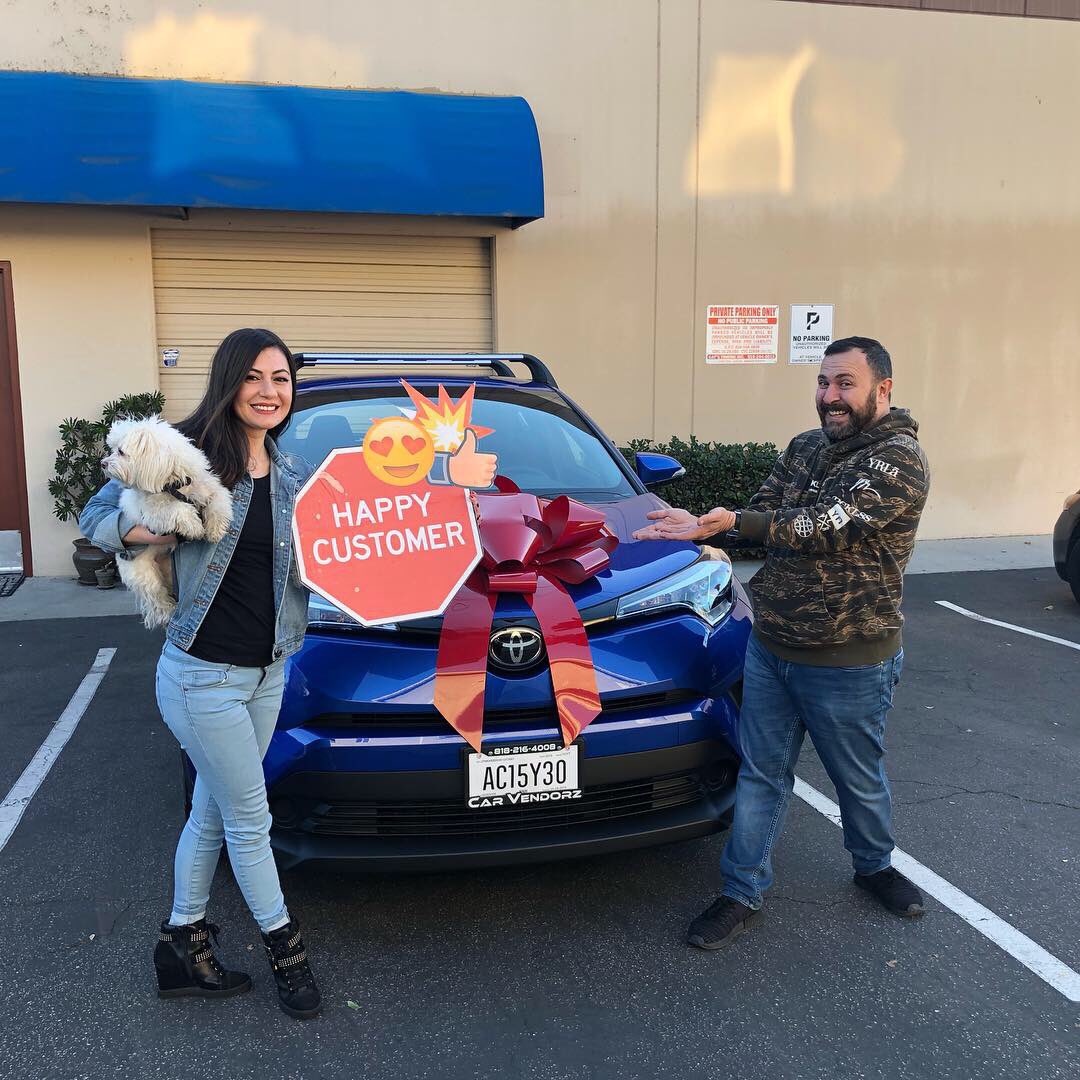 CarVendorz's tweet photo. 🚨Happy Cutomer Alert 🚨
Congrats to our new #CarVendorz family mamber with her 2019 #Toyota CHR. Yes, we work with any credit and you can lease or purchase any make and model at wholesale price. Your new 🚗 is only a 📞 away! https://t.co/o8Tlyuj1H1