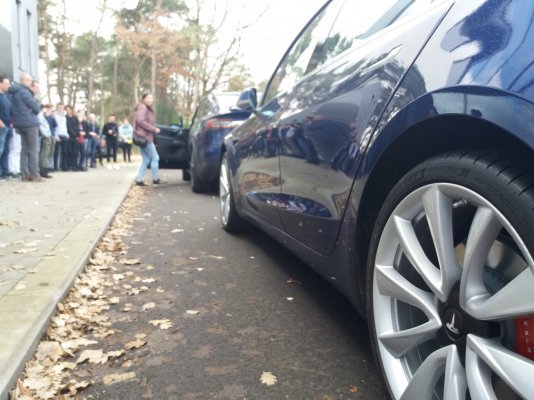SchoolISSCool's tweet photo. Het Inspirocollege is de eerste secundaire school die Tesla mag ontvangen. https://t.co/2U1zwBmtc6 https://t.co/ku0spGWege