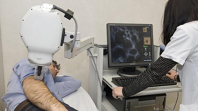 CANCERPIEL's tweet photo. El centro Diagnosis Dermatológica dispone de las técnicas de diagnóstico por imagen más avanzadas para la detección de cáncer cutáneo. Con esta tecnología no invasiva se evitan biopsias innecesarias de lesiones benignas 
#confocal #microscopiaconfocal #melanoma #cancerdepiel https://t.co/DIxvXC16iy