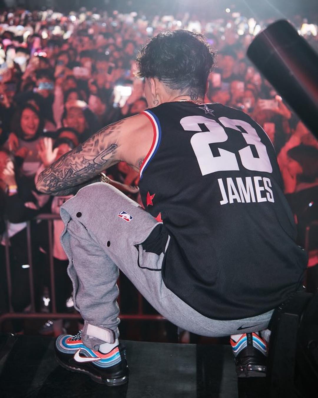 Kicks Deals Canada on Twitter: "Jay Park rocking the On Air: Nike Air Max 97  "Neon Seoul" ahead of its April release. https://t.co/FkJnJI0U4U" / Twitter