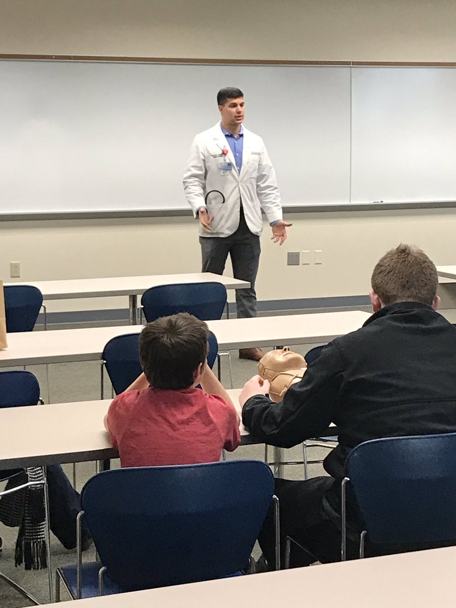 SoutheastRPDC's tweet photo. 7th grade boys learning about medical careers! https://t.co/Te8CrYu4Ay