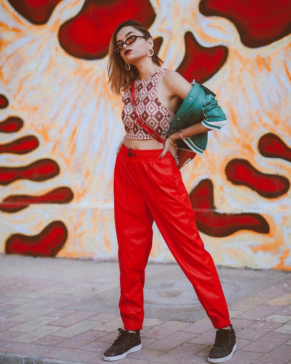 thegreyhalfway's tweet photo. Grunge it up 😍 #MonalishaMahapatra #Thegreyhalfway #IndianFashionBlogger #DelhiBlogger #BloggersOfIndia #BloggersOfDelhi #DelhiBlogger #FashionBlogger #FashionInspiration #FashionGirl #SummerFashion #Styling #StylingOutfits #Shorts #Skirt #Suits #IndianFashion https://t.co/xZcmCsN4mS