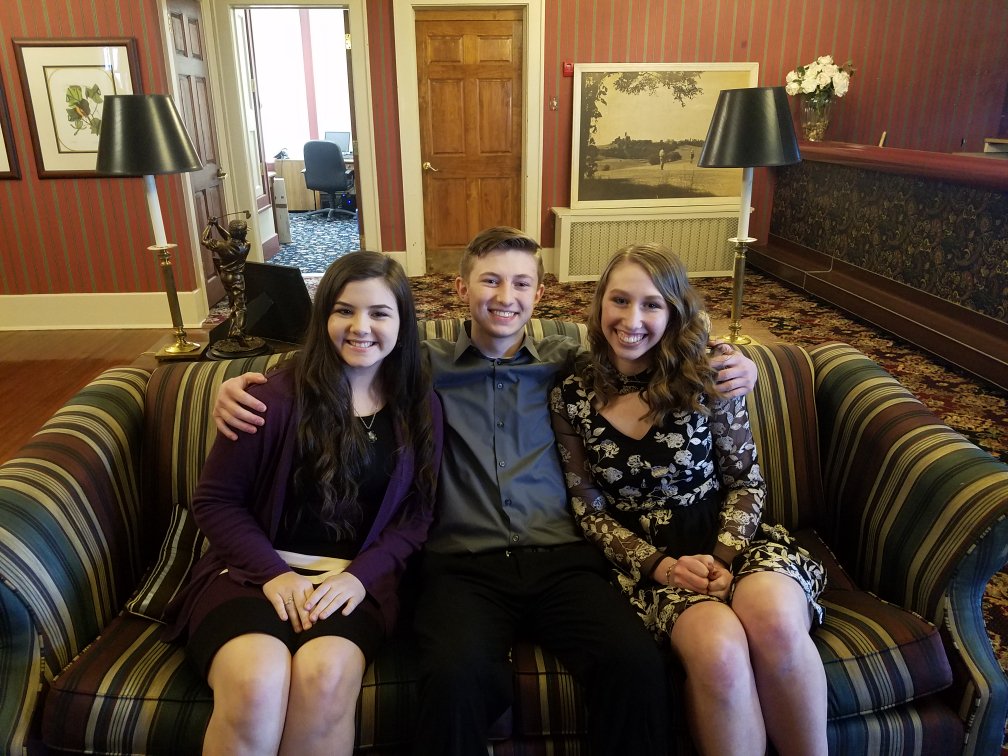 SraEscaleras's tweet photo. Frazier Stud Gov wrapped up Student Forum with our banquet.  Shout out to Sydney Varga for being voted VP of IU1 Student Forum and to our own VP Noah Harvey for 1st place win in the comp competition and qualifying for states. #fraizerpride #VPs @frazier_hs @jasonepappas https://t.co/gzGT2ec2BB