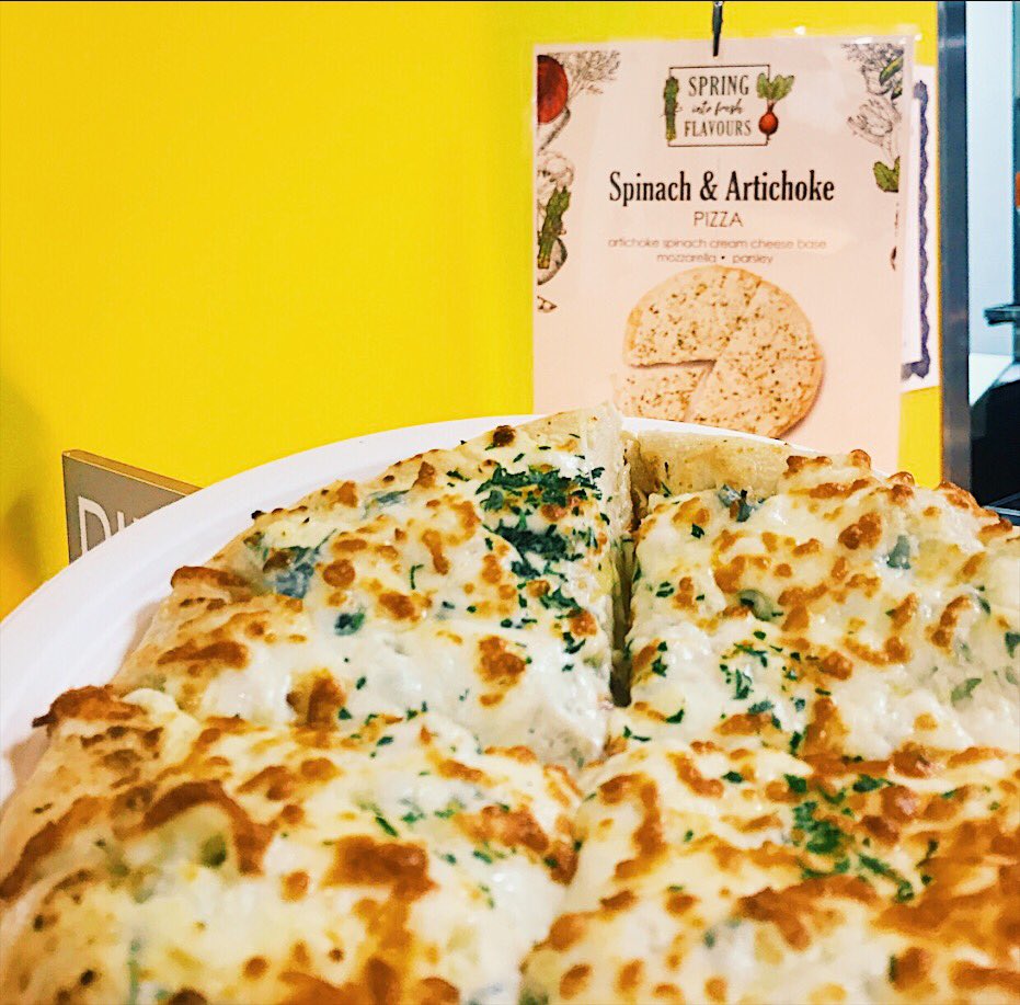 UofMDining's tweet photo. OKIE DOKIE SPINACH AND ARTICHOKIE. Try our 💣 feature pizza at Campo! It’s my personal fave and it’ll be the only thing I’ll talk about the next couple of days. #🍕 #umanitoba https://t.co/aBLkeLFWhI