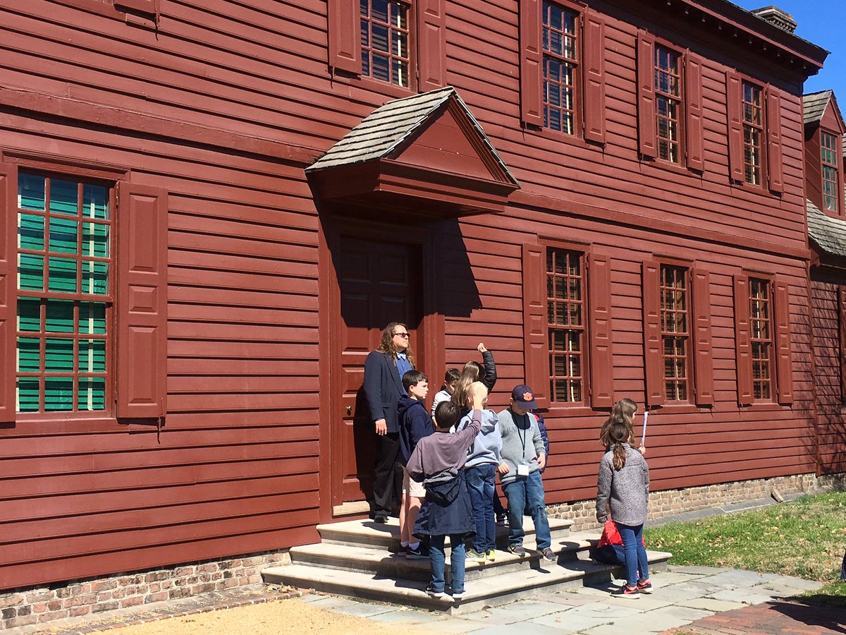 Crichsv's tweet photo. Inquiring minds want to know about the Peyton Randolph house #wmsbg4 #rstories19 @randolphschool @Williamsburg4th https://t.co/bE3boHWhzh
