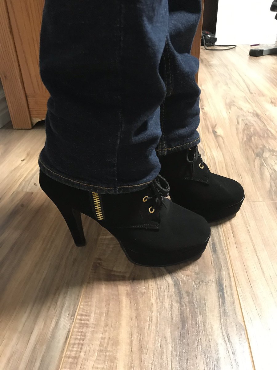 SaraXurtch's tweet photo. I love these shoes waaaaay too much. I spent two hours fixing a broken heel, which involved a power drill with a metal-strength drill bit and a big-ass screw. But mission accomplished! #girlslikeus #favoriteheels #toughbutworthit 💃🏻👢 https://t.co/XwGGFpbjU7