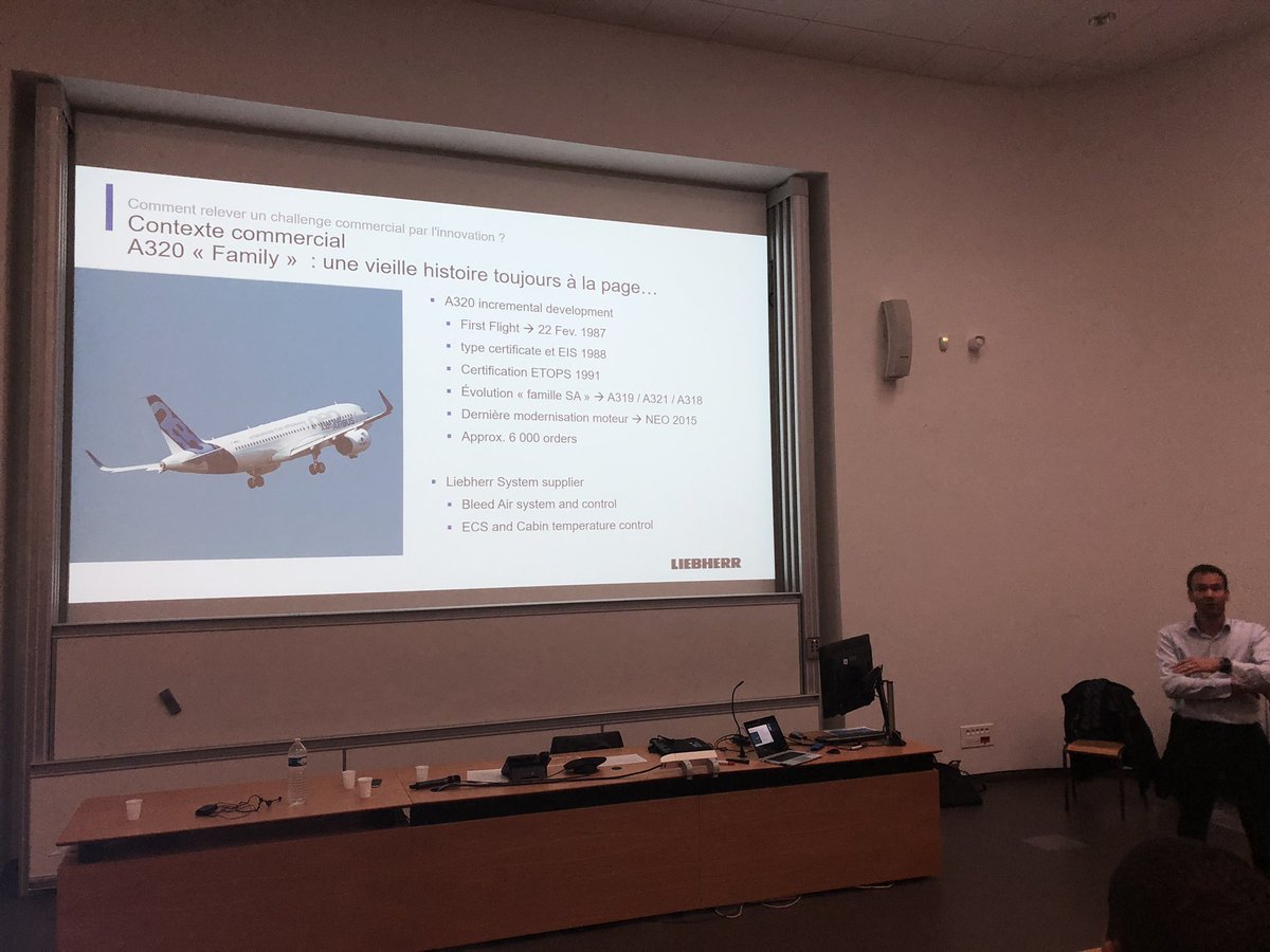 Comment expliquer qu’un avion certifié en 1987 soit encore produit à 70 exemplaires par mois en 2019? ✈️
Réponse: une innovation incrémentale. <a href="/Liebherr/">Liebherr Group</a> a ainsi récemment breveté un système de récupération de l’énergie de l’air pressurisé en cabine ♻️
<a href="/ISAE_officiel/">ISAE-SUPAERO</a> #A320