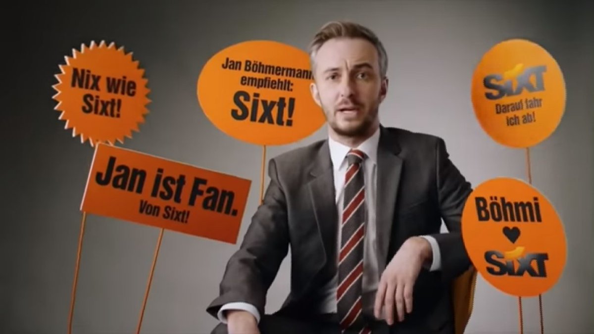 #throwback 
Heute vor einem Jahr. #latenightBerlin @neomagazin <a href="/janboehm/">🚫⛔️jAaj Bä¶Ã¶l&&rma!nN 💩</a> <a href="/SixtDE/">Sixt Deutschland</a>
